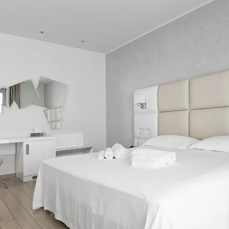 Al Veliero Hotel